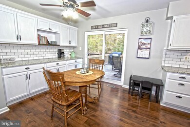 8313 Southern Oaks Ct, Lorton, VA 22079 - photo 6