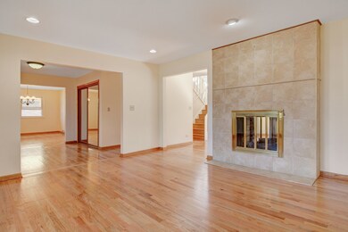 3715 Keenan Ln, Glenview, IL 60026 - photo 2