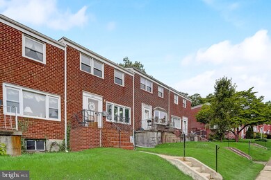 989 Circle Dr, Halethorpe, MD 21227 - photo 3