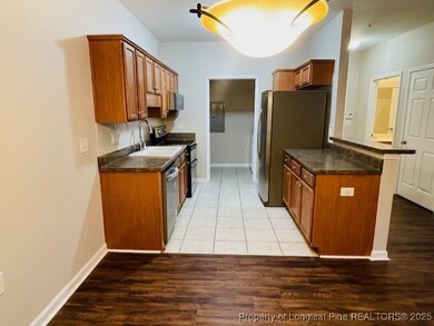 612 Marshtree Ln unit 201, Fayetteville, NC 28314 - photo 4