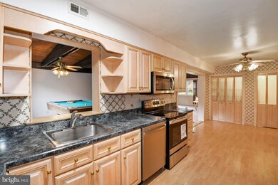 13453 Yorktown Dr, Bowie, MD 20715 - photo 7