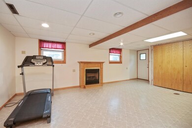 943 W Pine Place, Griffith, IN 46319 - photo 6