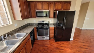 5385 Tinker Toy Ave, Las Vegas, NV 89139 - photo 5