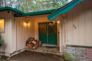 350SurreyDr-004