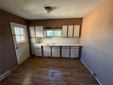 1144 Dennis Ave, Monessen, PA 15062 - photo 6