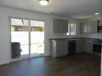 2000 Brookhurst St unit 25, Medford, OR 97504 - photo 4