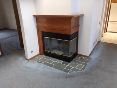 1947 Ozark Pkwy, Algonquin, IL 60102 - photo 2