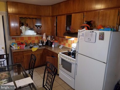 822 Locust St, Reading, PA 19604 - photo 4