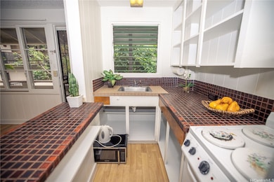 423 Kaiolu St unit 207, Honolulu, HI 96815 - photo 7