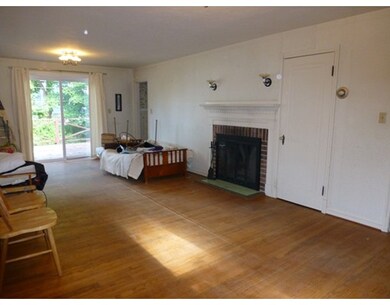71 Deerfield St, Worcester, MA 01602 - photo 2