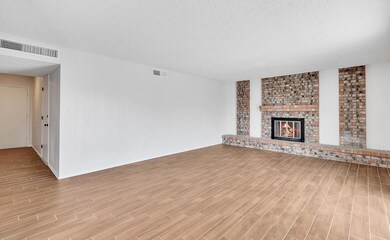 11204 Shoreline Dr-6