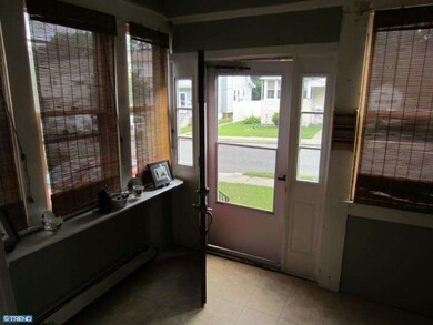 520 Charmont Ave, Folcroft, PA 19032 - photo 5