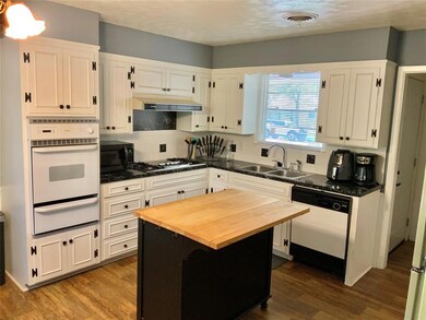 1909 Laurel Rd, Gainesville, TX 76240 - photo 5