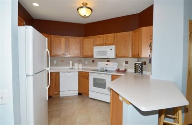 2783 Crinkle Root Dr unit 503, Fitchburg, WI 53711 - photo 7