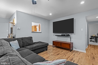 4000 Gypsy Ln unit 637, Philadelphia, PA 19129 - photo 4