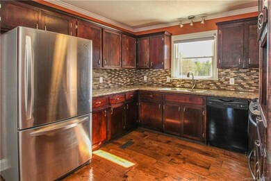 1949 Davis Cir unit 14, Clover, SC 29710 - photo 4