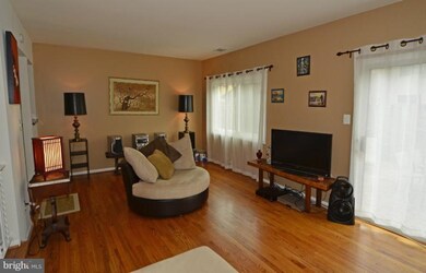 9536 Blake Ln, Fairfax, VA 22031 - photo 7