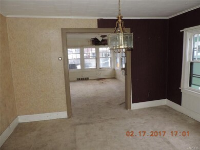 Dining room.