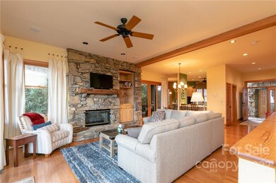 115 Stoney Falls Loop unit D-4, Burnsville, NC 28714 - photo 3