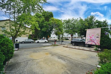 9 Croft Ct, Staten Island, NY 10306 - photo 4