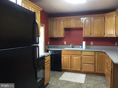 93 S Laurel Ave, Berkeley Springs, WV 25411 - photo 3