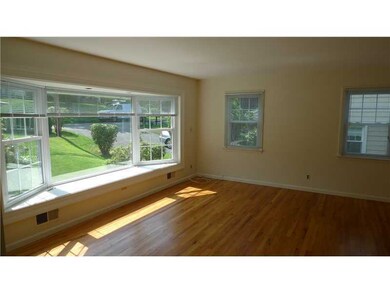 109 Pilgrim Dr, Greenwich, CT 06831 - photo 2