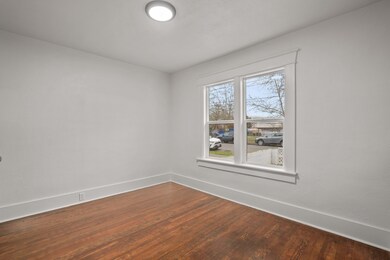 716 NE 8th St-007