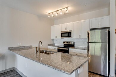 06-782 Riverfront Pkwy-6