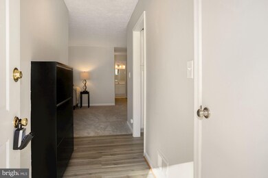 11966 Cardamom Dr, Woodbridge, VA 22192 - photo 3