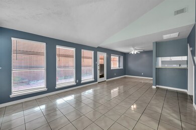 7810 Mauvewood Dr, Houston, TX 77040 - photo 5