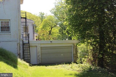 1720 Mineral Spring Rd, Reading, PA 19602 - photo 5