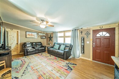 131 Oakley Cir, Weatherford, TX 76085 - photo 3