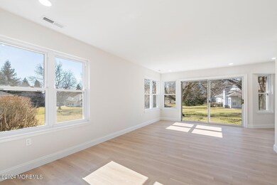 005-211RavenswoodRoad-Englishtown-NJ-077