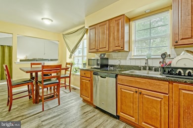 77 Rosalind Cir, Sicklerville, NJ 08081 - photo 5