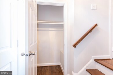 2009 Gervais Dr, Falls Church, VA 22043 - photo 3