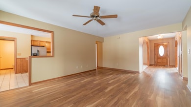 312 Fairfield Dr, Crown Point, IN 46307 - photo 7