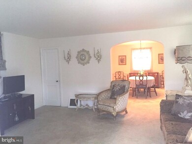 815 Laurel Rd, Lansdowne, PA 19050 - photo 3