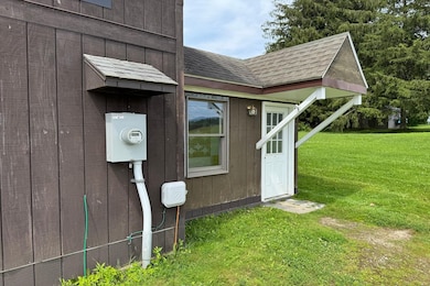 2631 N Grove St, Rutland, VT 05701 - photo 2