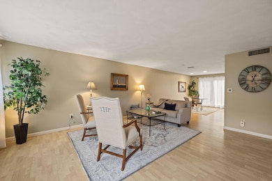 5-web-or-mls-8-louisburg-square