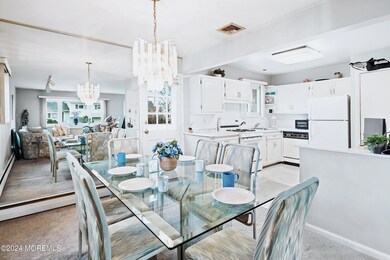 Dining to Kitchen