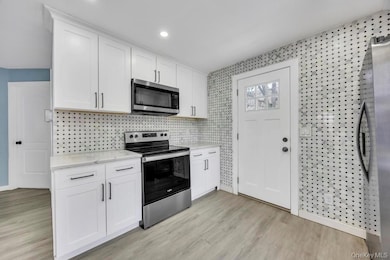 847 N Clinton Ave, Lindenhurst, NY 11757 - photo 7