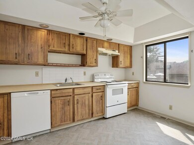17 Palmer Street, Unit 3, Cos Cob