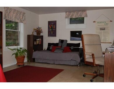 Den. Den/Bedroom.. This room has great natural lig