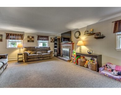 125 Bumble Bee Cir, Shrewsbury, MA 01545 - photo 7