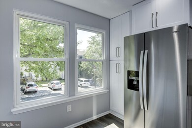 18878 Mcfarlin Dr, Germantown, MD 20874 - photo 7