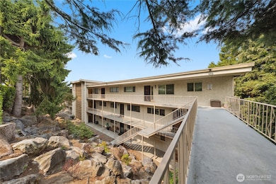 415 N State St, Bellingham, WA 98225 - photo 4