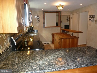 12751 Kinship Dr, Herndon, VA 20171 - photo 6