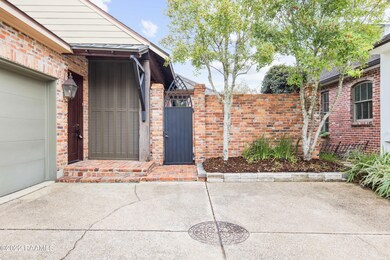 234 Annunciation St -3