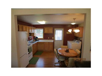 Kitchen. Nice size eat in kitchen