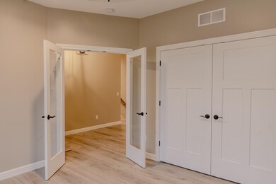 52075 Cloverleaf Dr W, South Bend, IN 46637 - photo 6